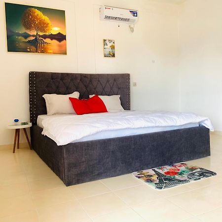 Namaste Hotel & Restaurant Libreville Dış mekan fotoğraf