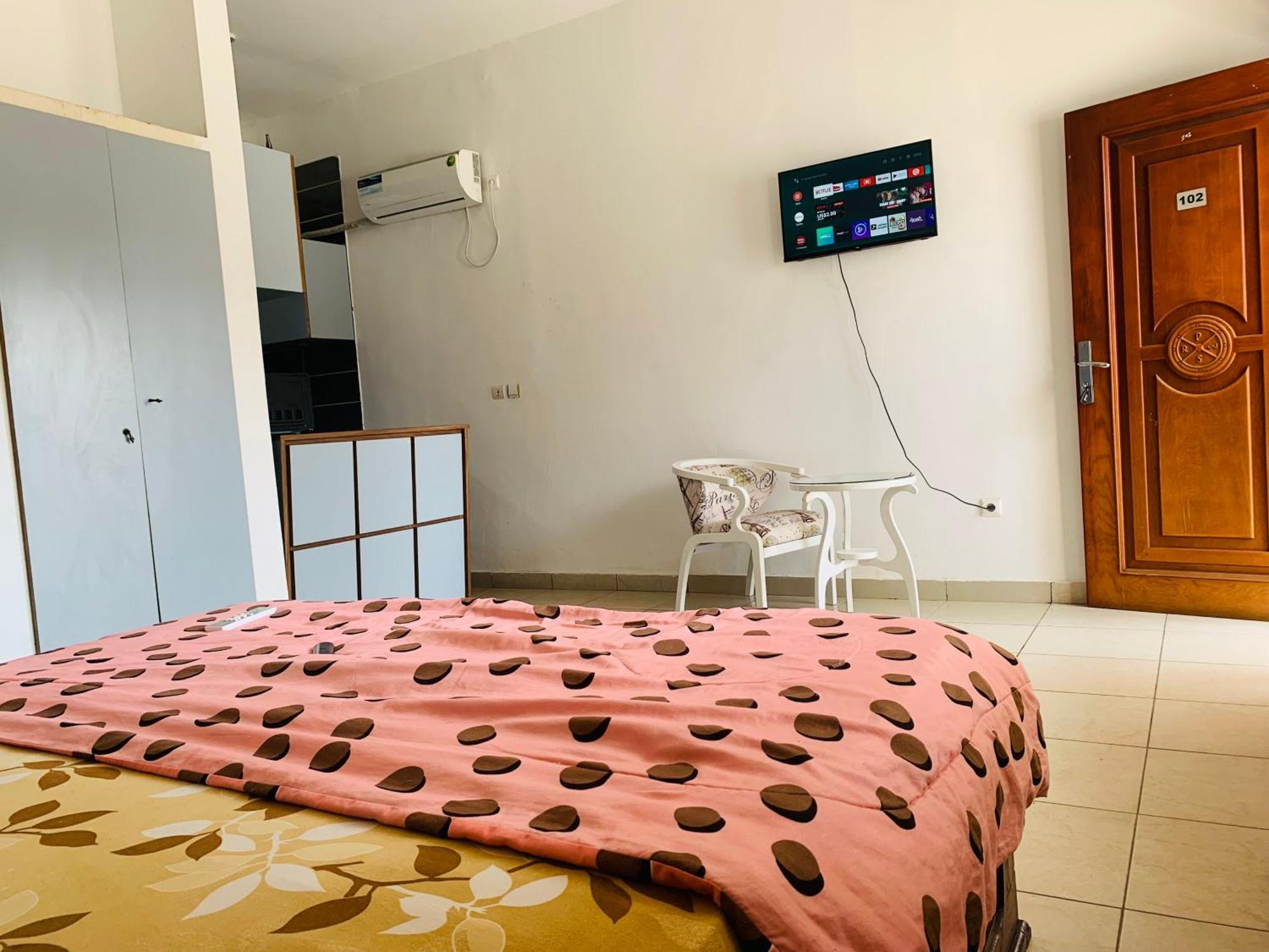Namaste Hotel & Restaurant Libreville Dış mekan fotoğraf